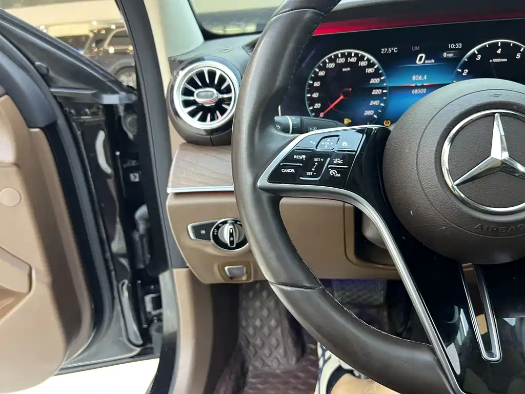 Mercedes-Benz E-Class 2023 — фото 11