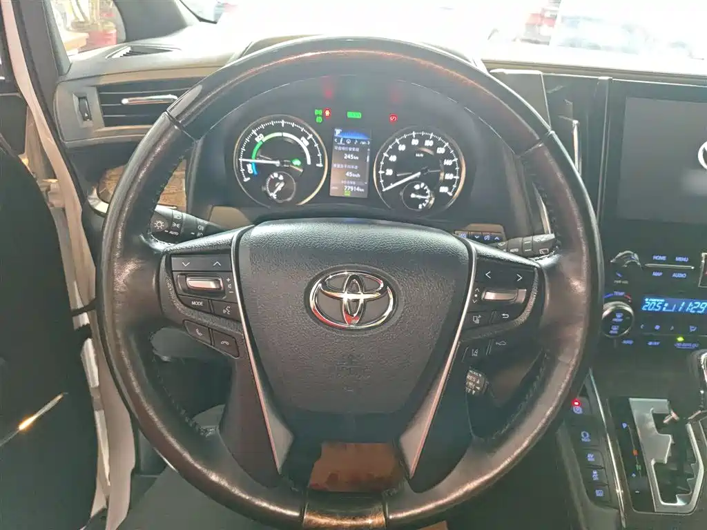Toyota Vellfire 2020 — фото 11