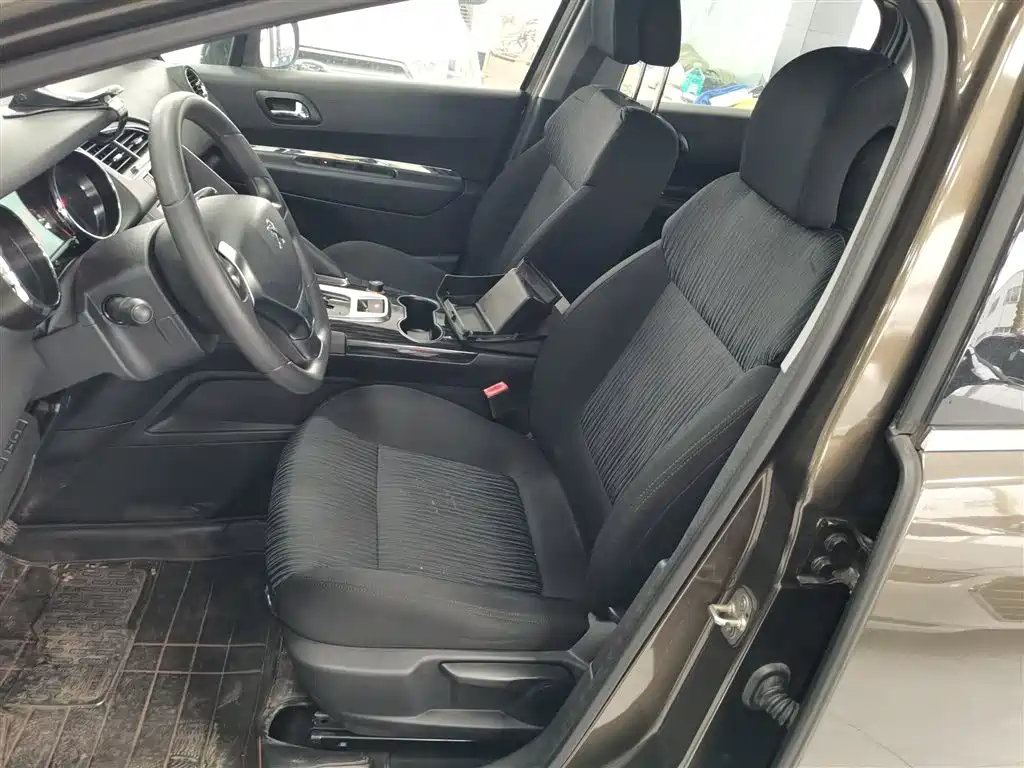 Peugeot 3008 2014 — фото 11