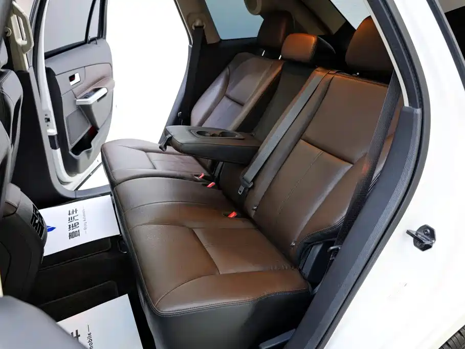 Ford Edge 2015 — фото 30
