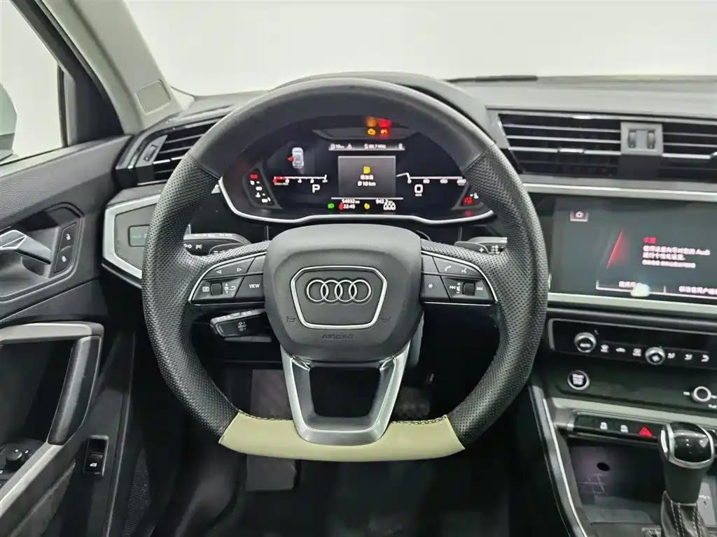 Audi Q3 2022 — фото 11