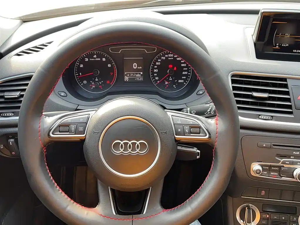 Audi Q3 2016 — фото 7