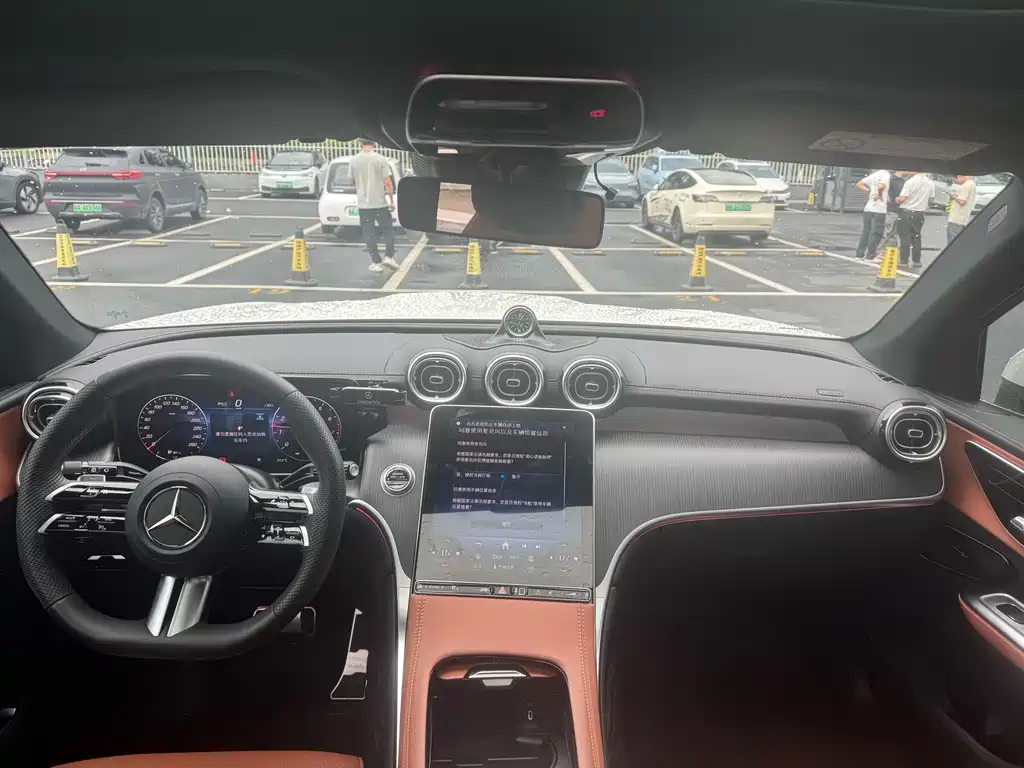 Mercedes-Benz GLC 2025