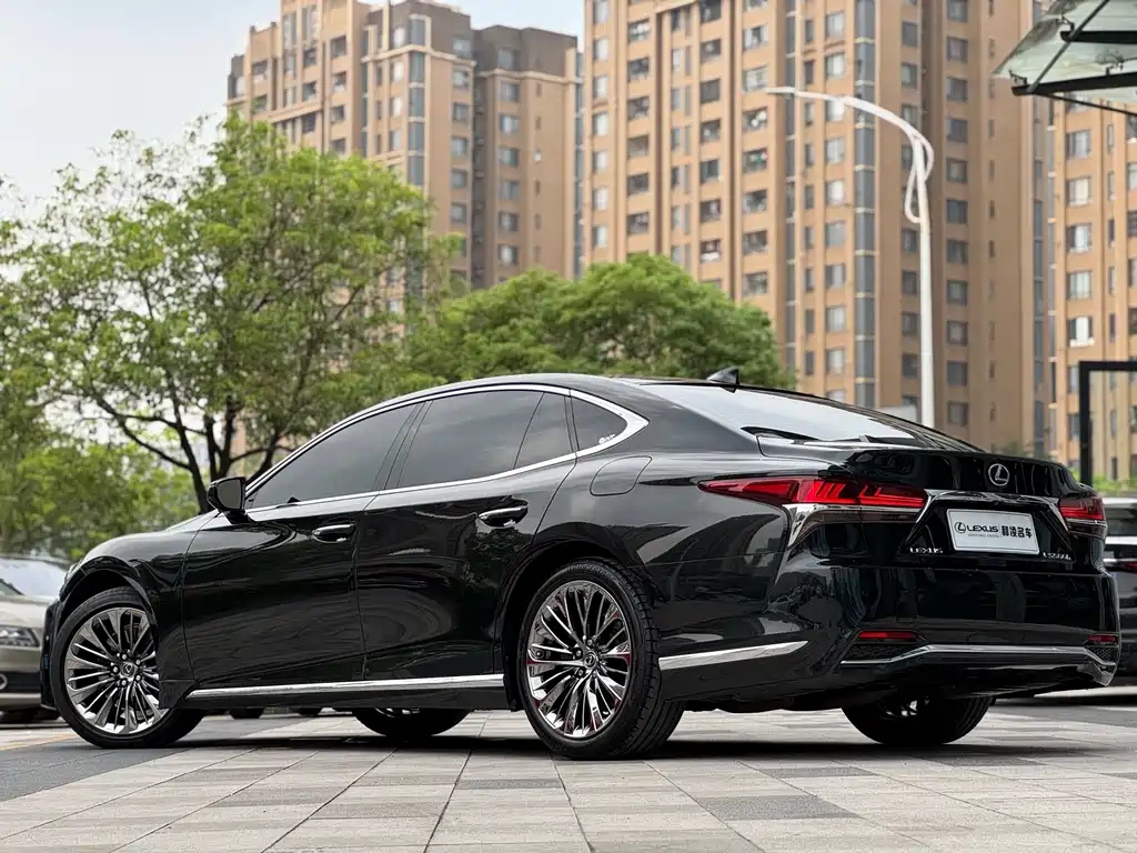 Lexus LS 2019 — фото 9