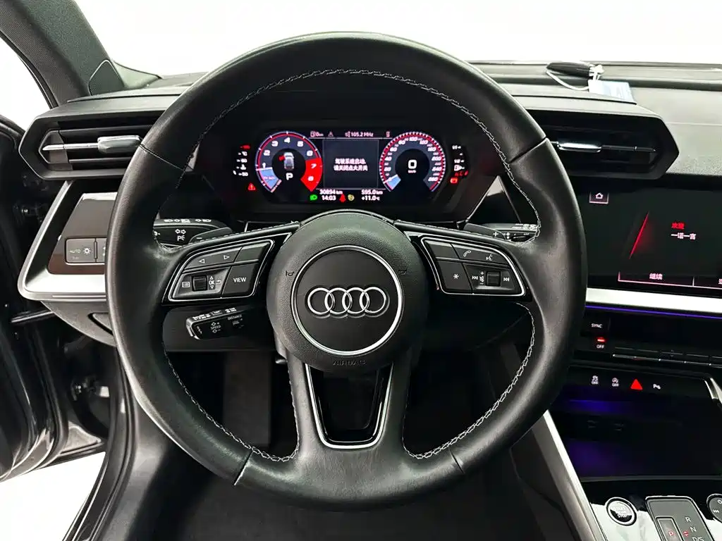 Audi A3 2023 — фото 17