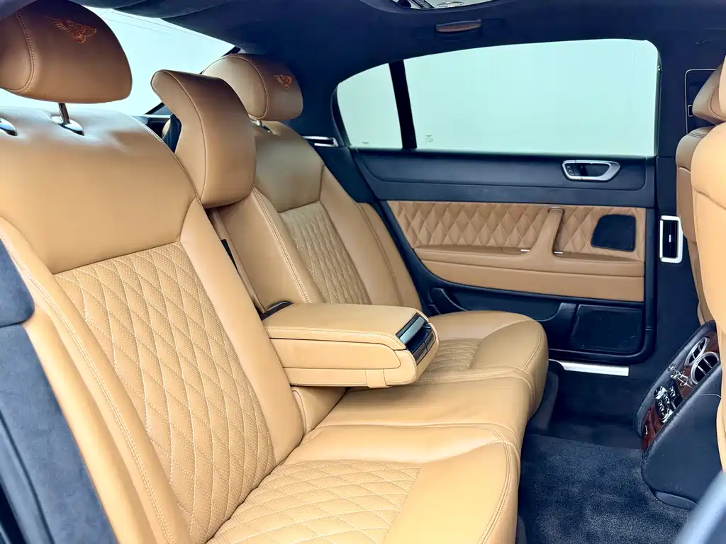 Bentley Flying Spur 2010 — фото 20