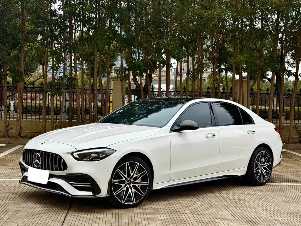 Mercedes-Benz C-Class 2025 — фото 1