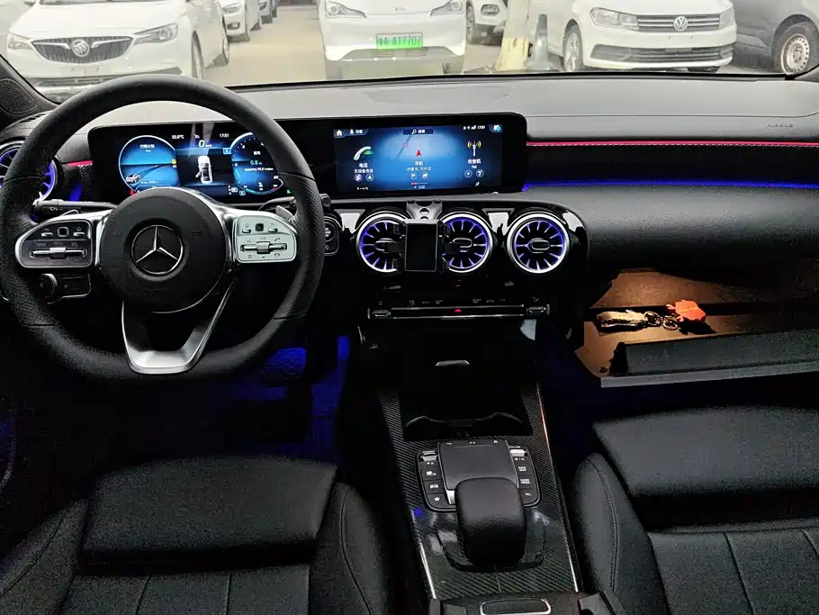 Mercedes-Benz A-Class 2022 — фото 11
