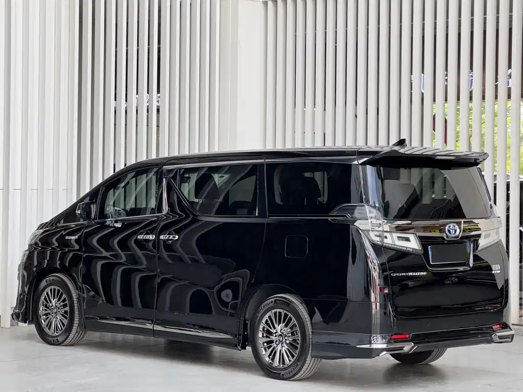 Toyota Vellfire 2022 — фото 6