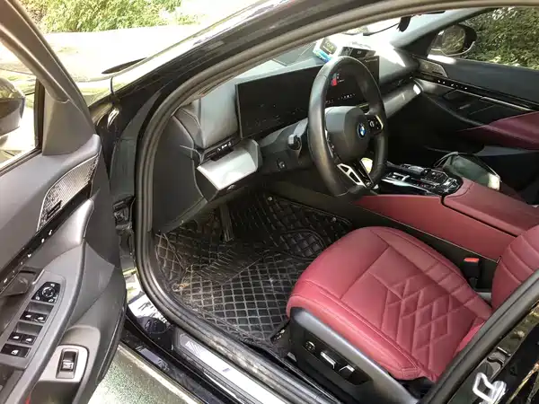 BMW i5 2025