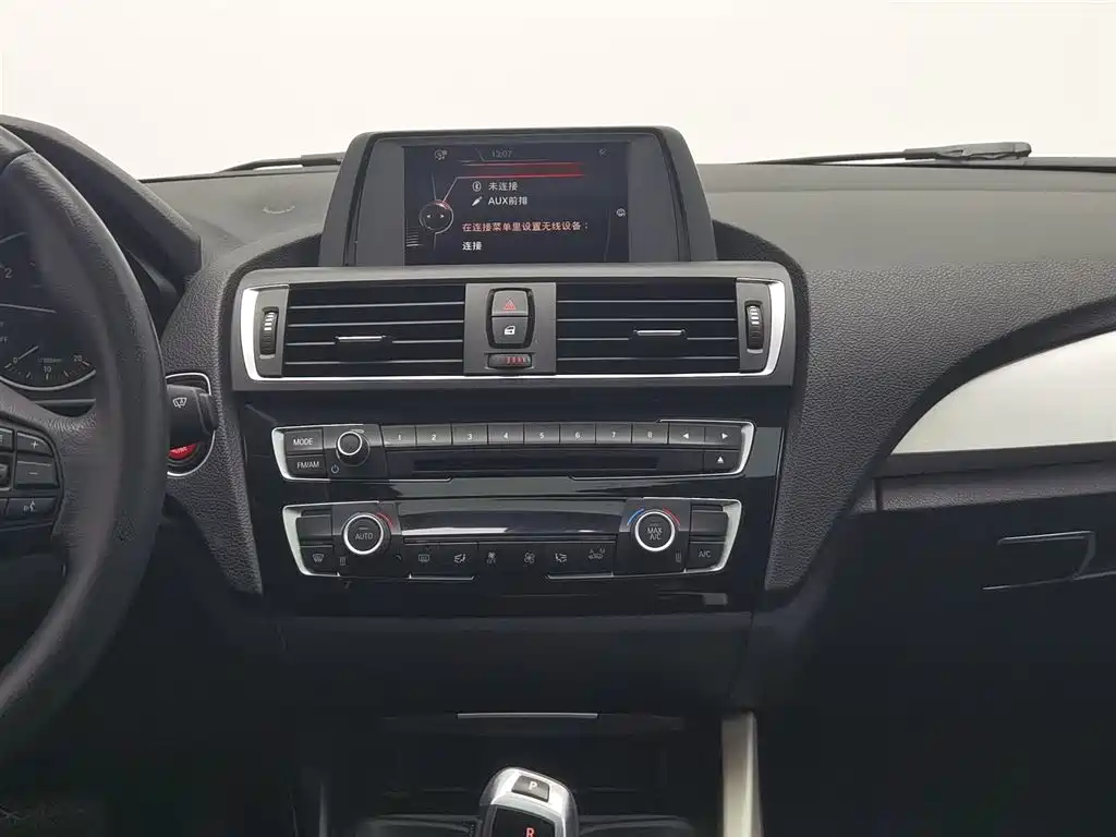 BMW 1 Series 2016 — фото 12