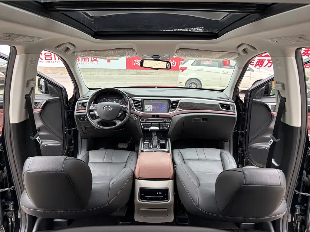 GAC Trumpchi GS8 2017 — фото 7