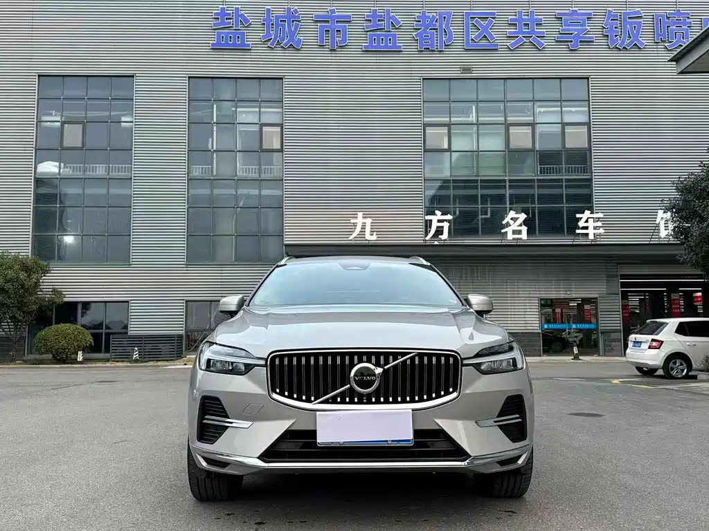 Volvo XC60 2023 — фото 6