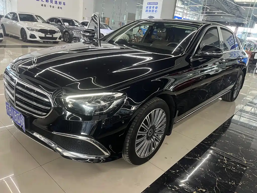 Mercedes-Benz E-Class 2022 — фото 1