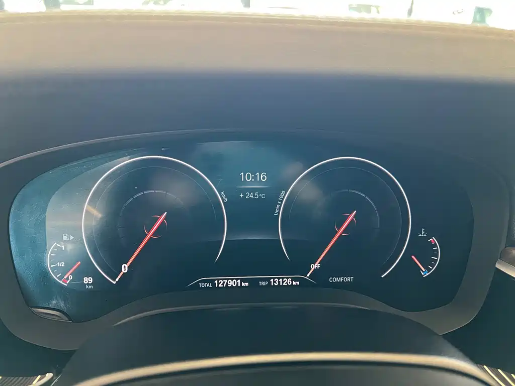 BMW 5 Series 2019 — фото 13