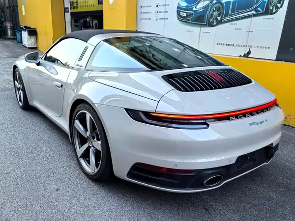 Porsche 911 2024