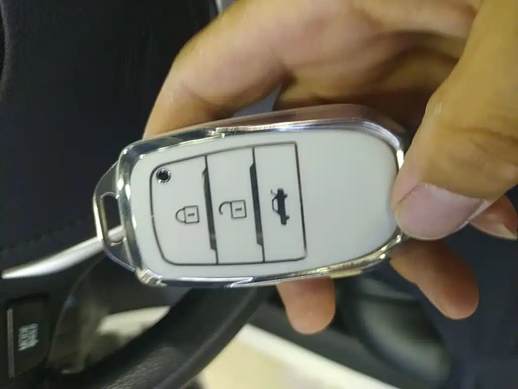 Toyota Corolla 2018 — фото 9