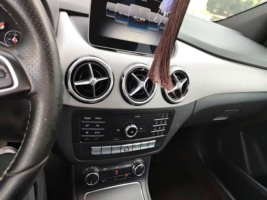 Mercedes-Benz B-Class 2019 — фото 13