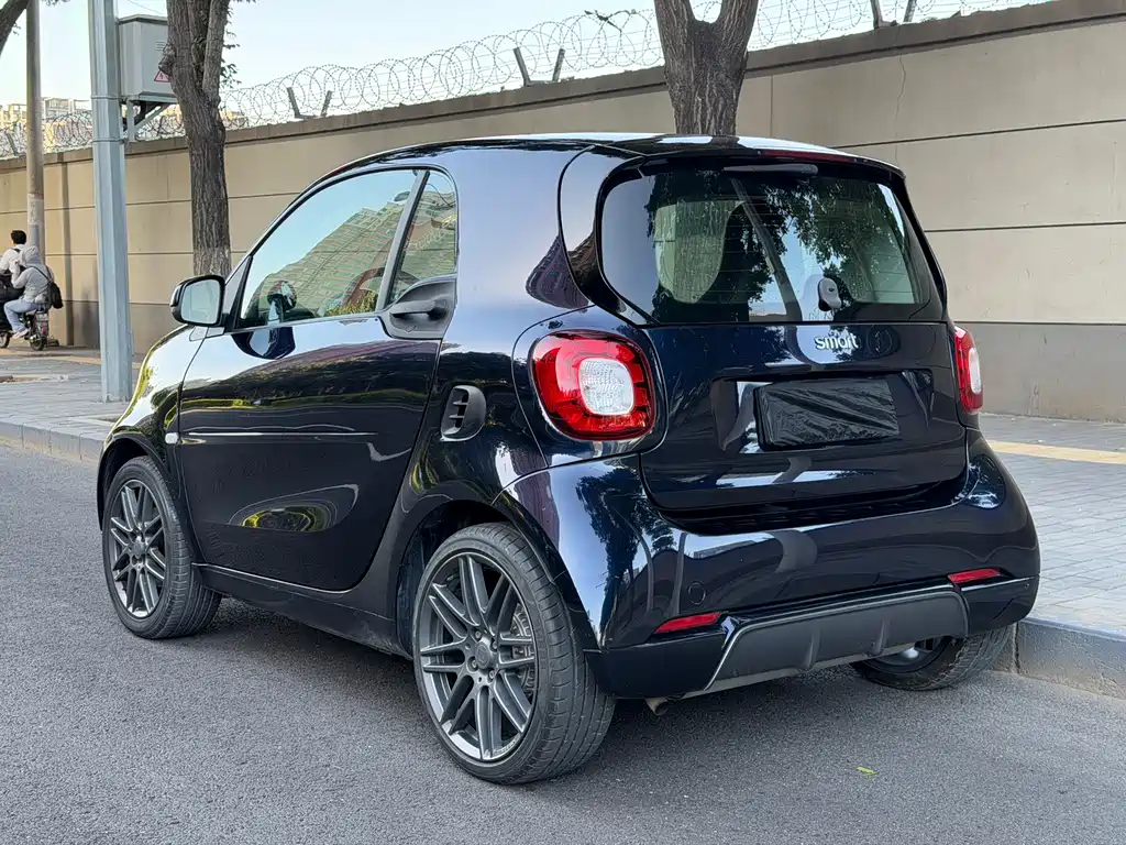 smart Fortwo 2017 — фото 5