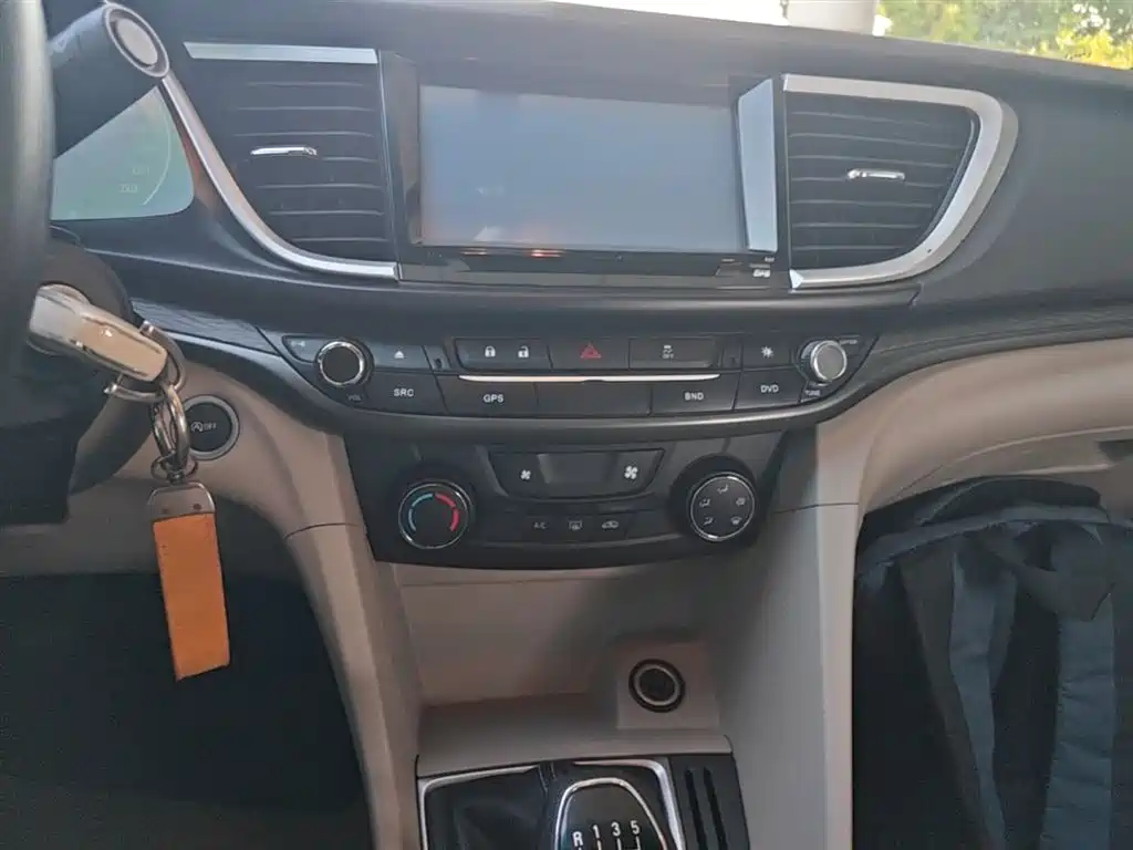 Buick Excelle 2015 — фото 13