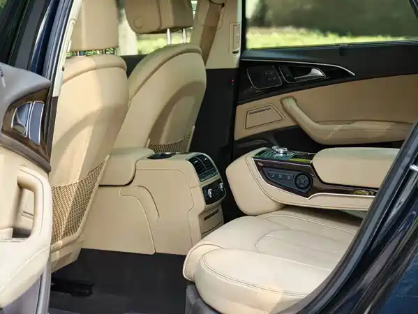 Audi A6L 2012