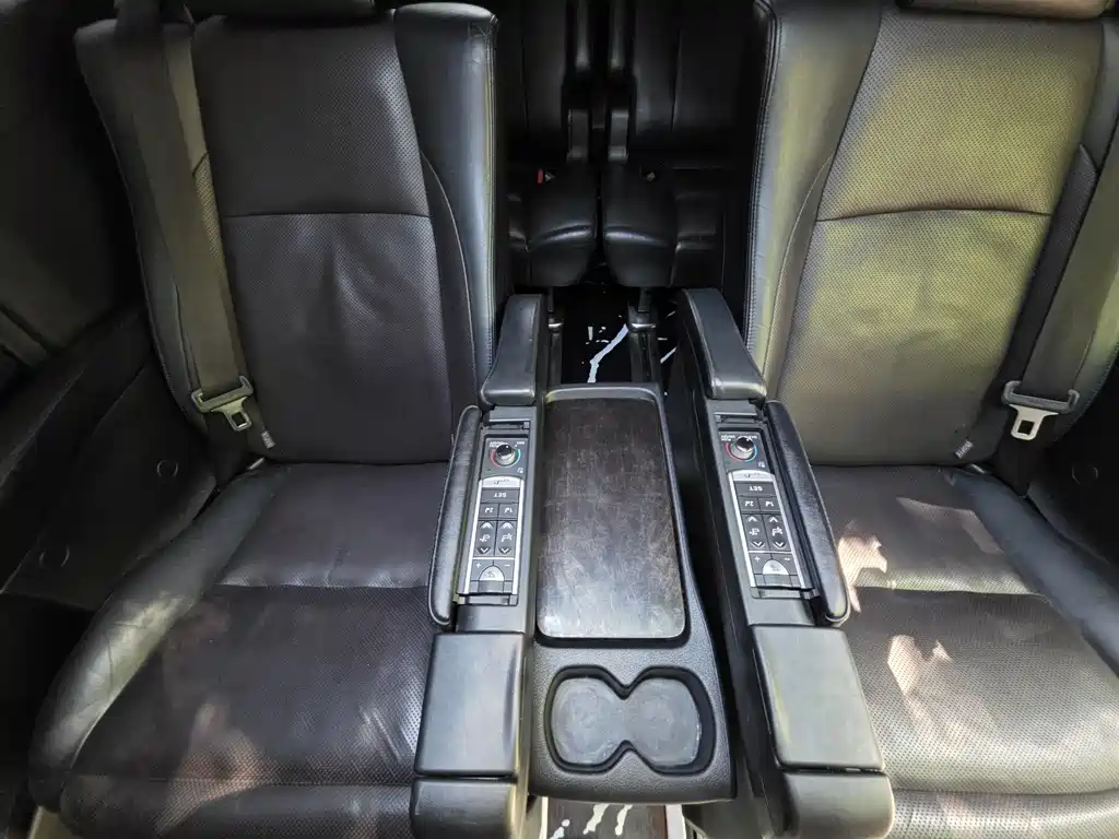 Toyota Alphard 2014 — фото 12