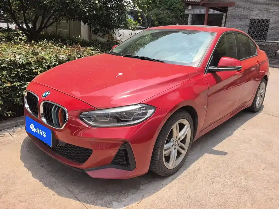 BMW 1 Series 2019 — фото 1