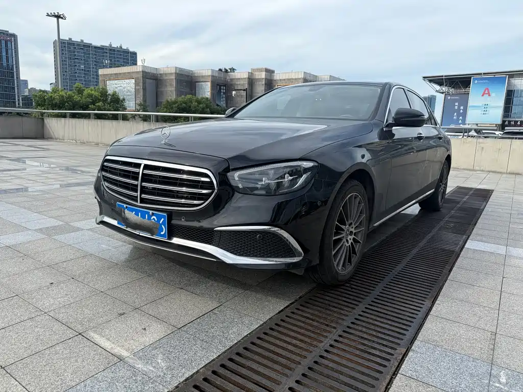 Mercedes-Benz E-Class 2022