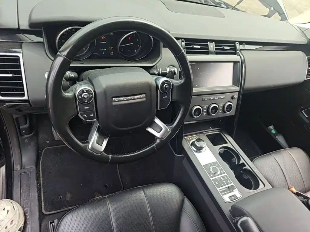 Land Rover Discovery 2018 — фото 16
