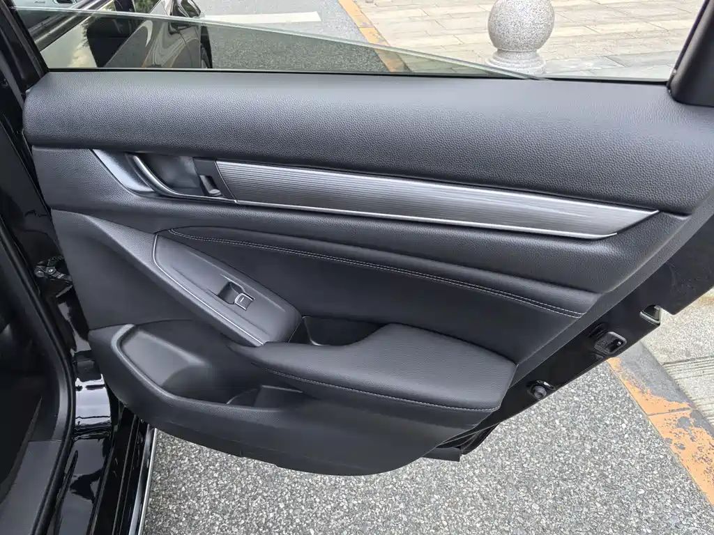 Honda Accord 2023 — фото 14