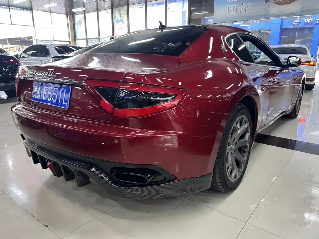 Maserati GranTurismo 2015 — фото 7