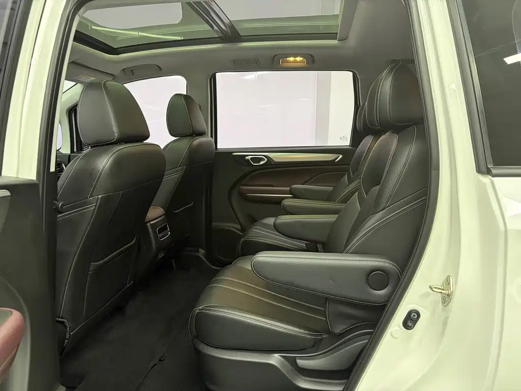 GAC Trumpchi M6 2022 — фото 16