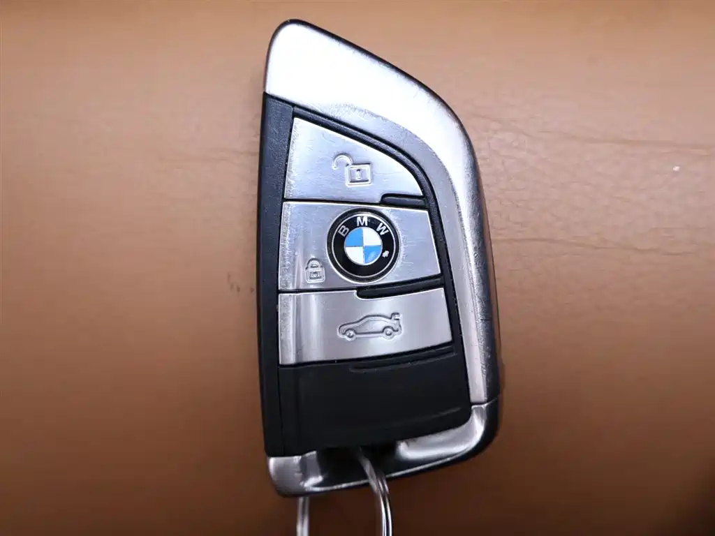 BMW X6 2017 — фото 25