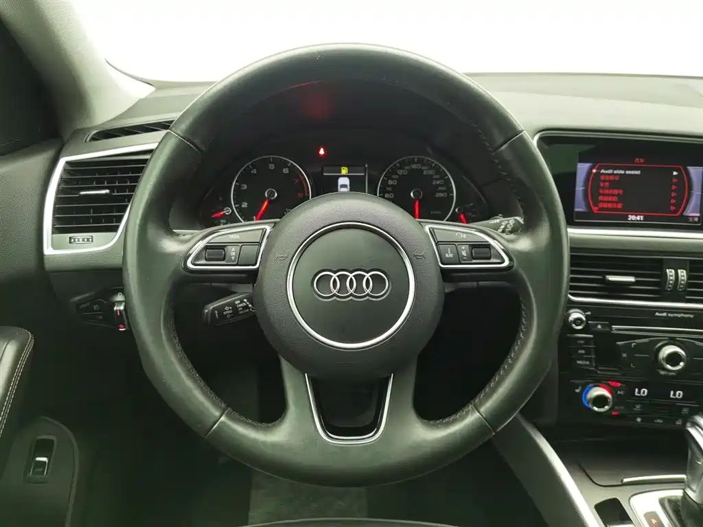 Audi Q5 2018 — фото 11