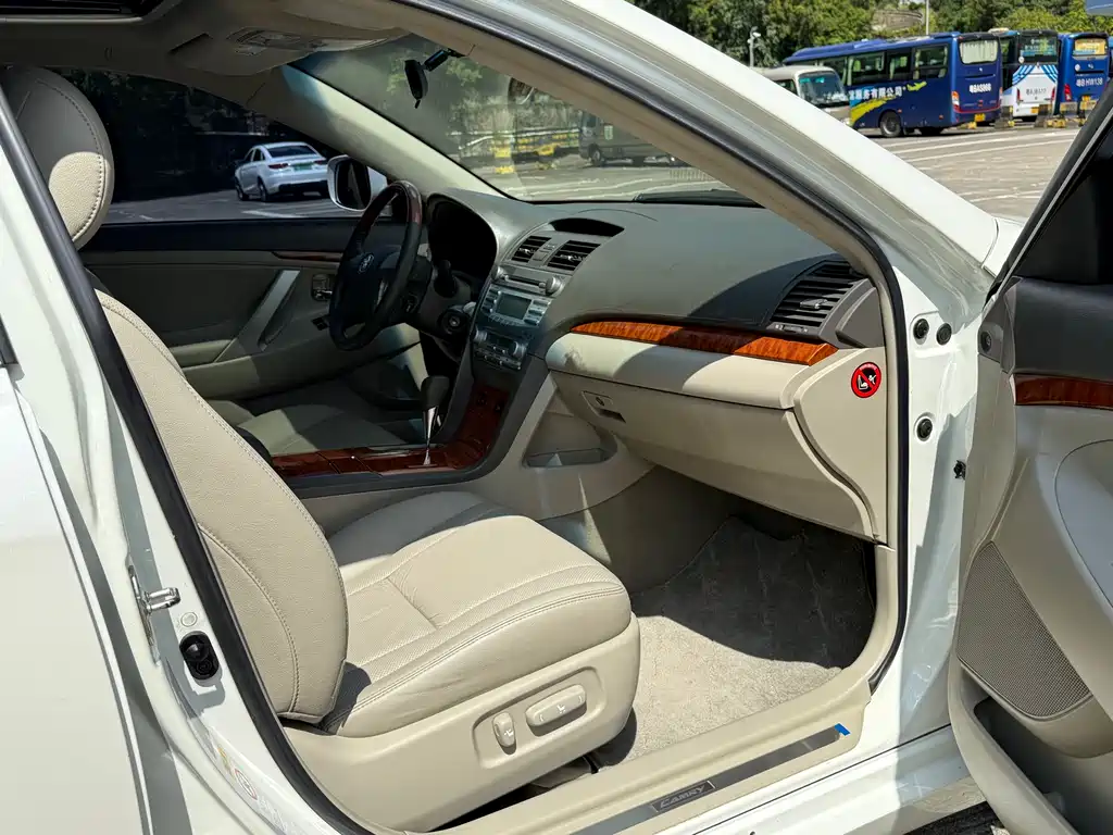Toyota Camry 2007 — фото 10