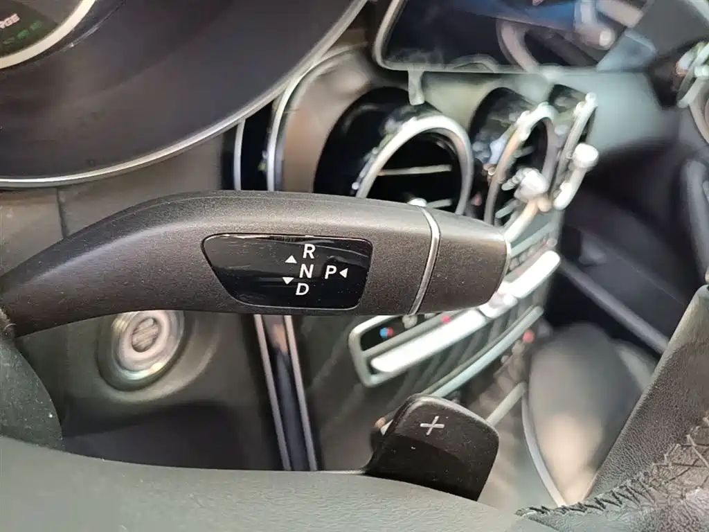 Mercedes-Benz C-Class 2019 — фото 14
