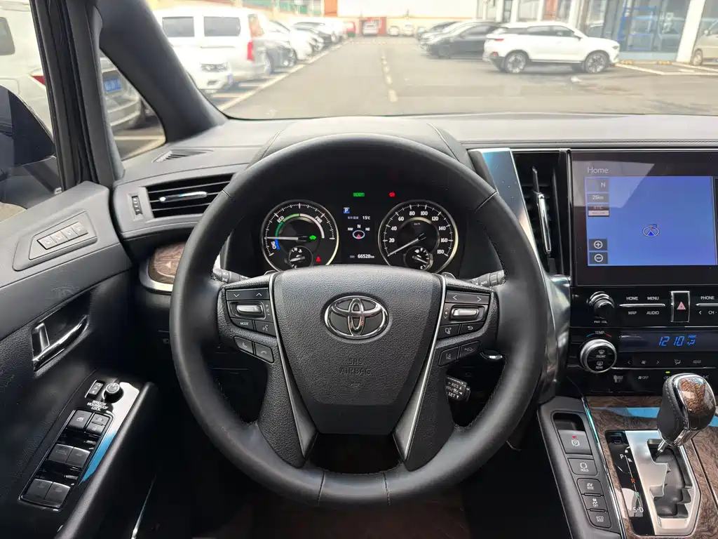 Toyota Alphard 2023 — фото 9