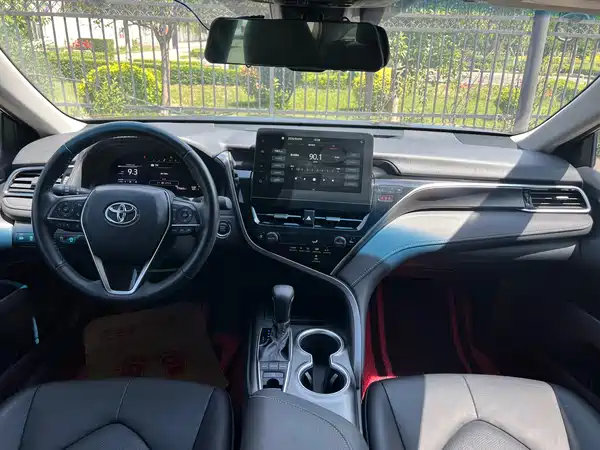 Toyota Camry 2021