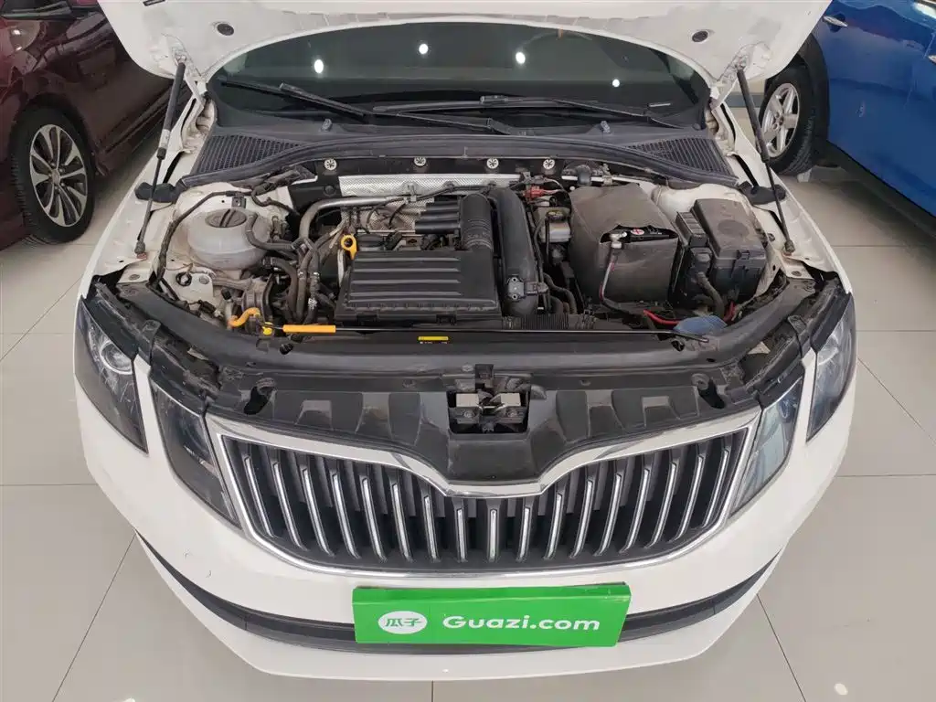 Skoda Octavia 2018 — фото 20