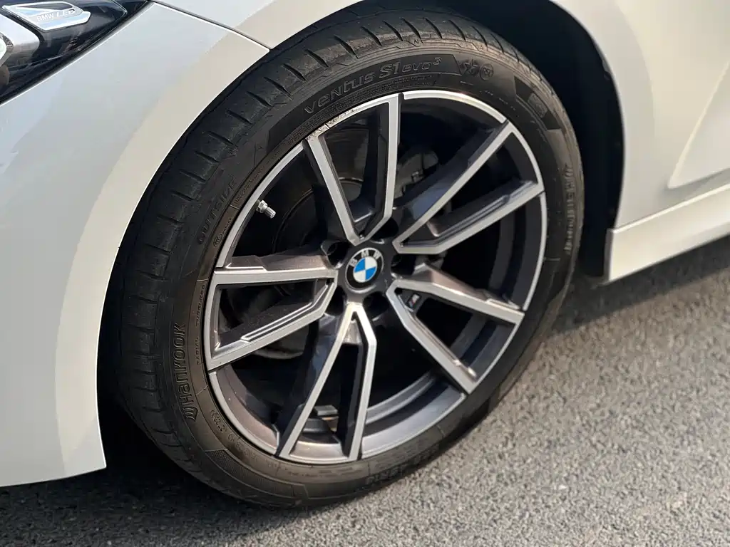 BMW 3 Series 2023 — фото 17