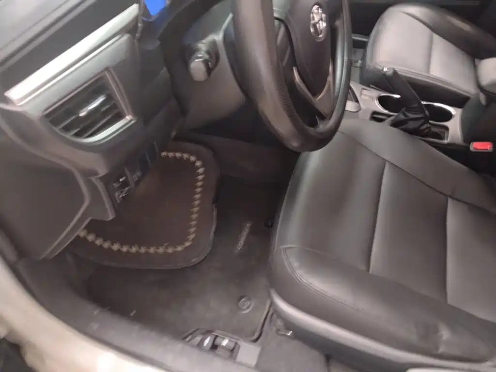 Toyota Corolla 2015 — фото 14