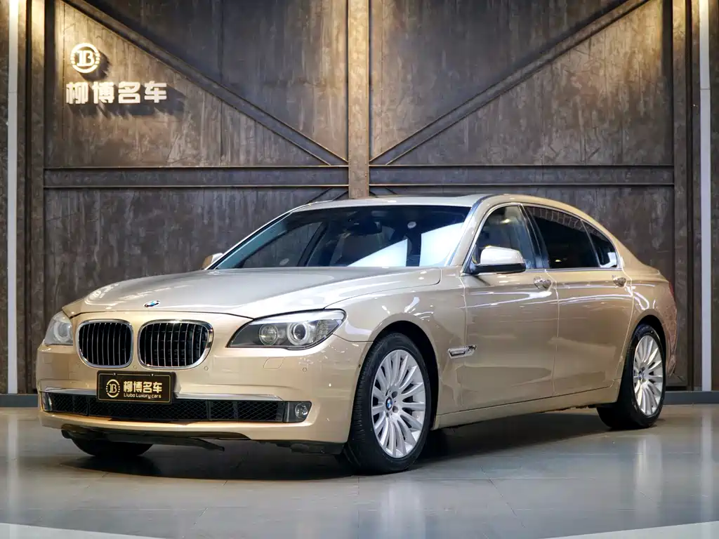 BMW 7 Series 2012 — фото 1