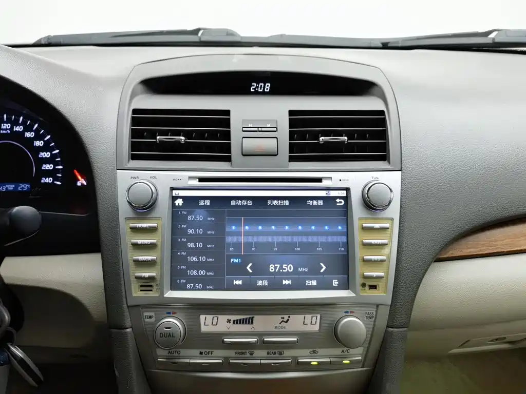Toyota Camry 2013 — фото 12