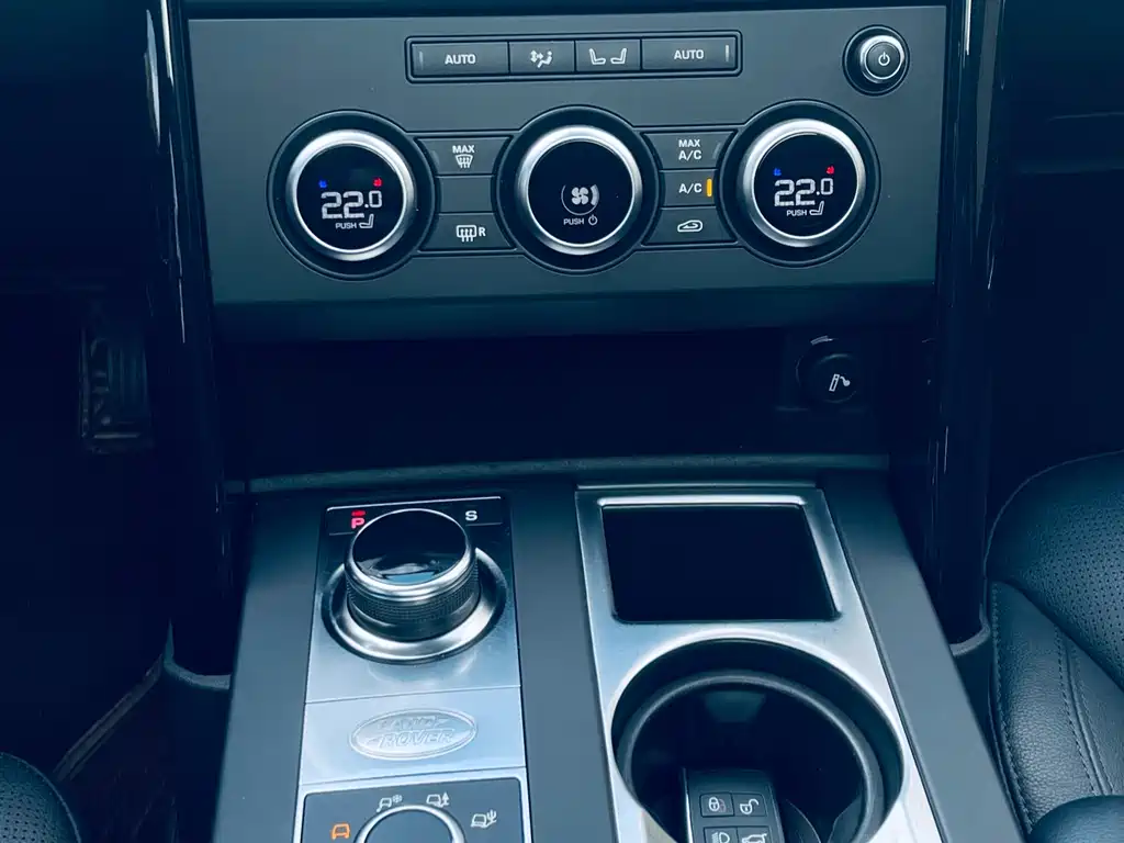 Land Rover Discovery 2020 — фото 15