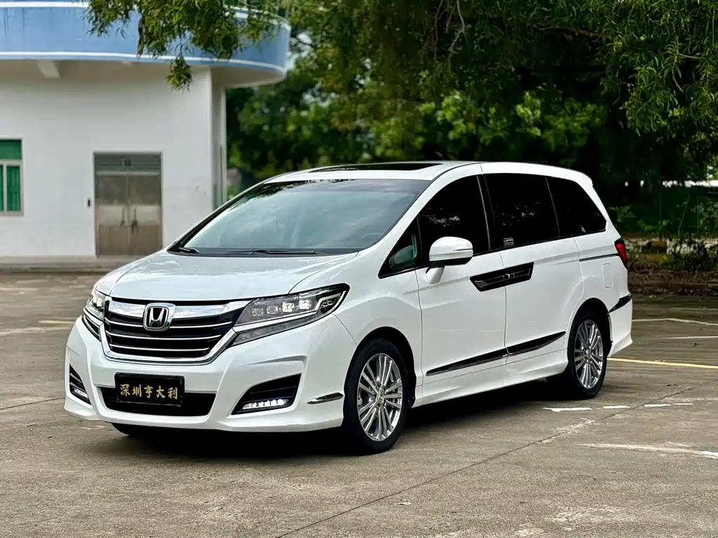 Honda Elysion 2017 — фото 1