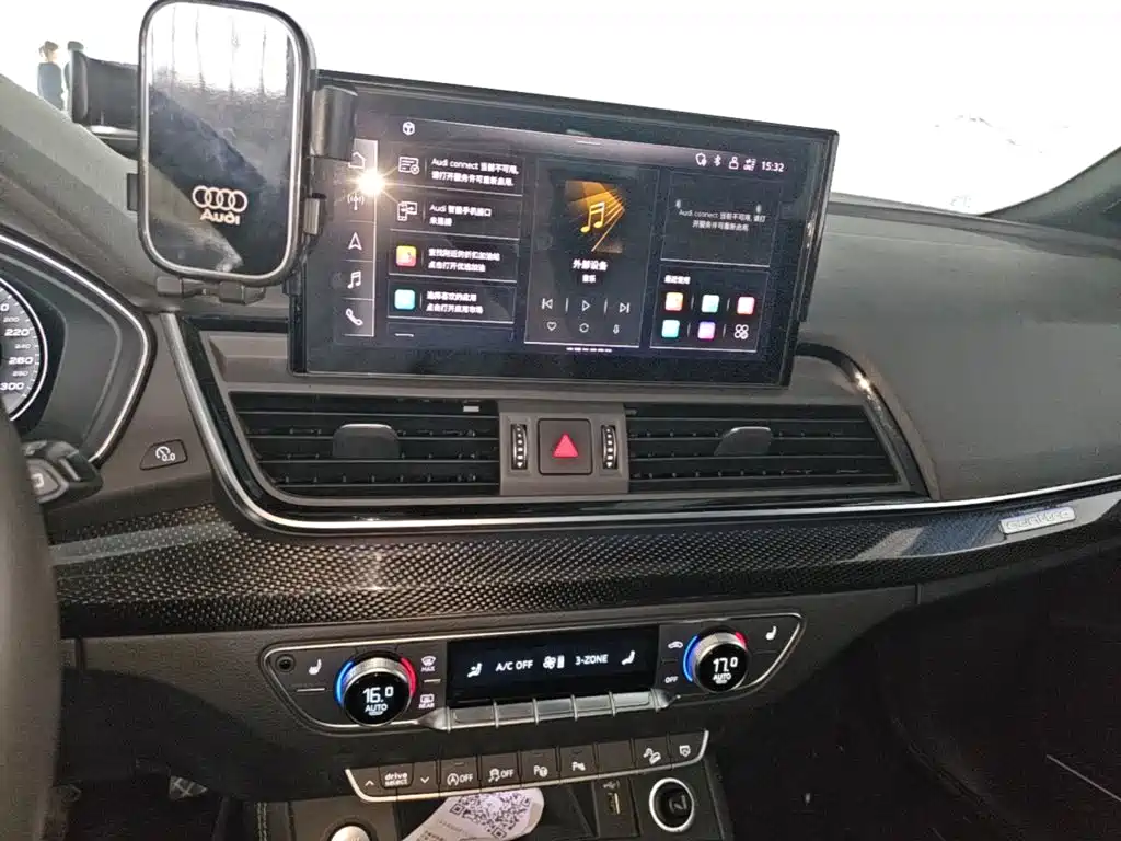 Audi Q5L Sportback 2021 — фото 13