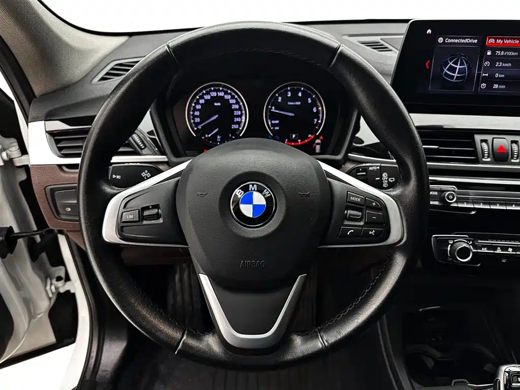 BMW X1 2022 — фото 18