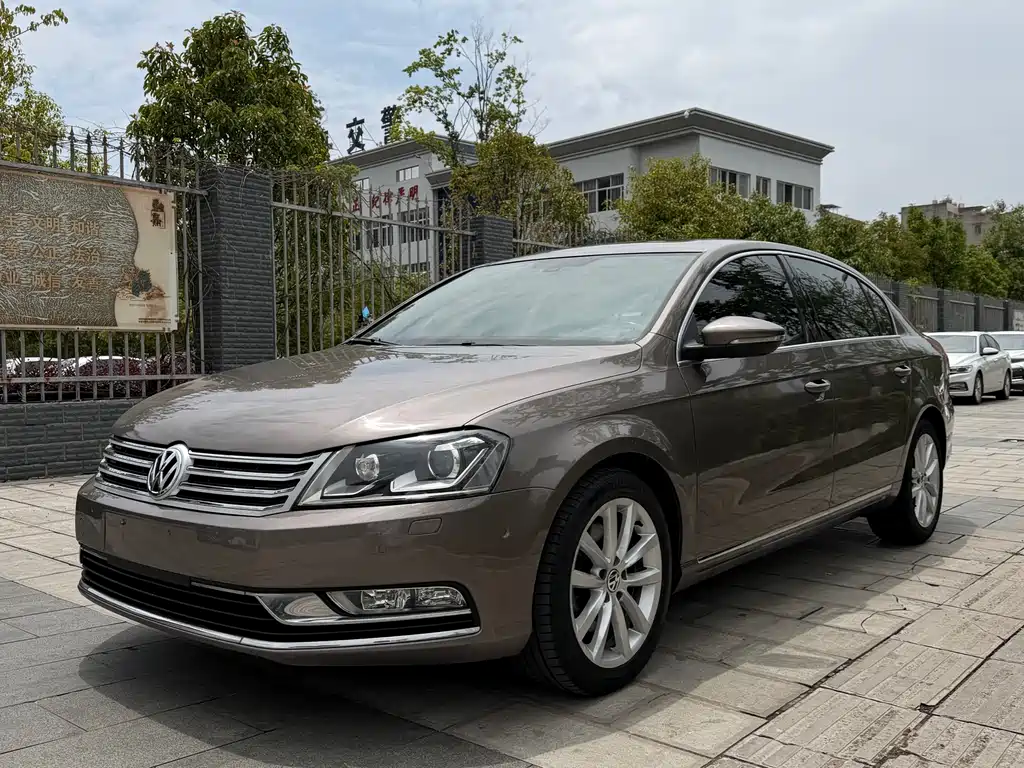 Volkswagen Magotan 2012