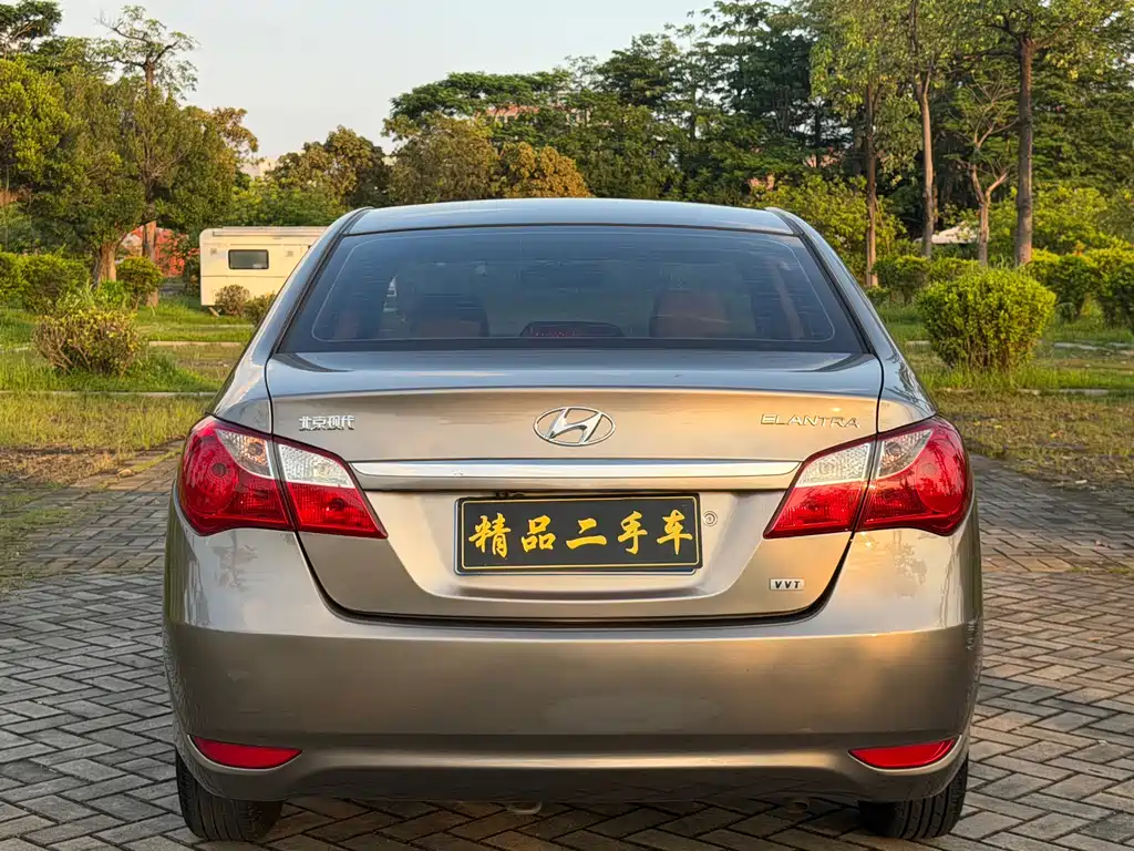 Hyundai Elantra 2014 — фото 6