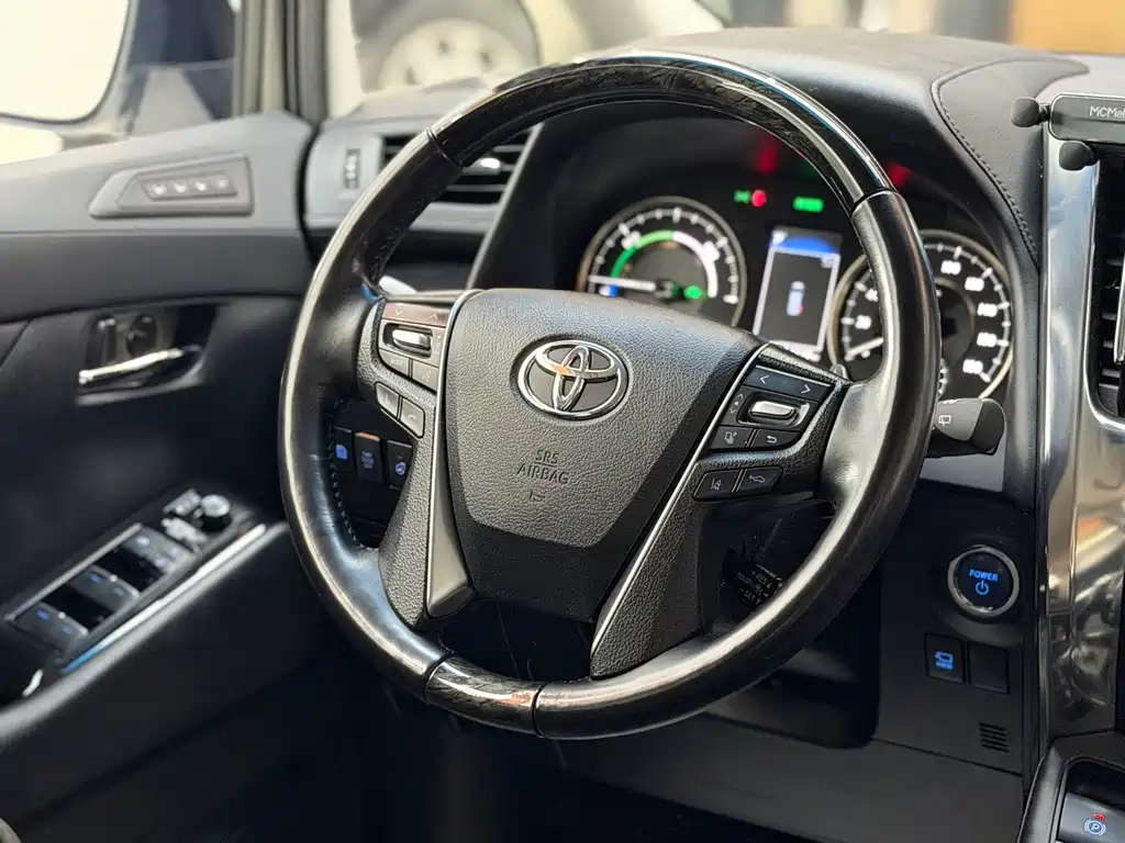 Toyota Vellfire 2022 — фото 12